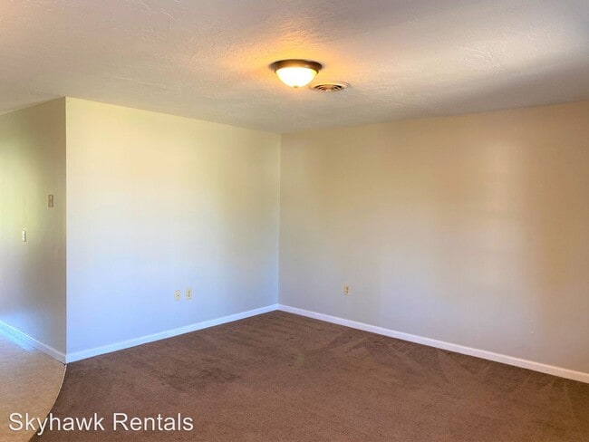 Building Photo - 109 K St