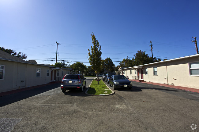 Building Photo - 37086 Sycamore St