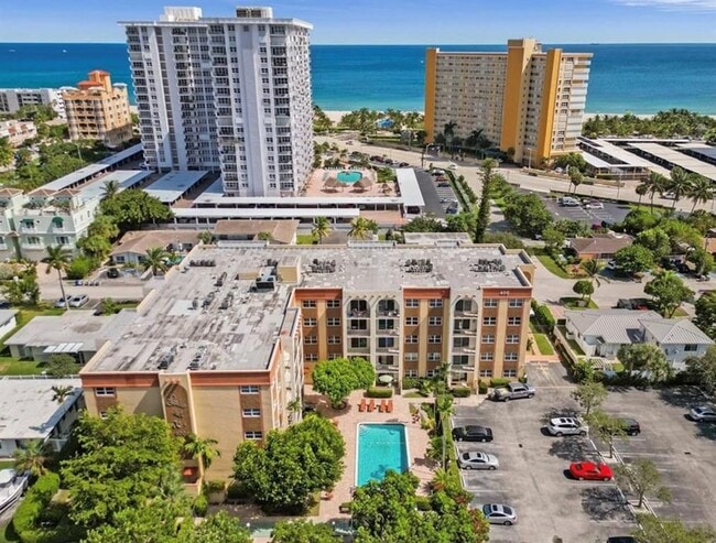 Building Photo - 400 N Riverside Dr
