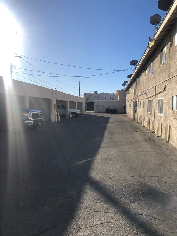Foto del edificio - 518 N Anna Dr