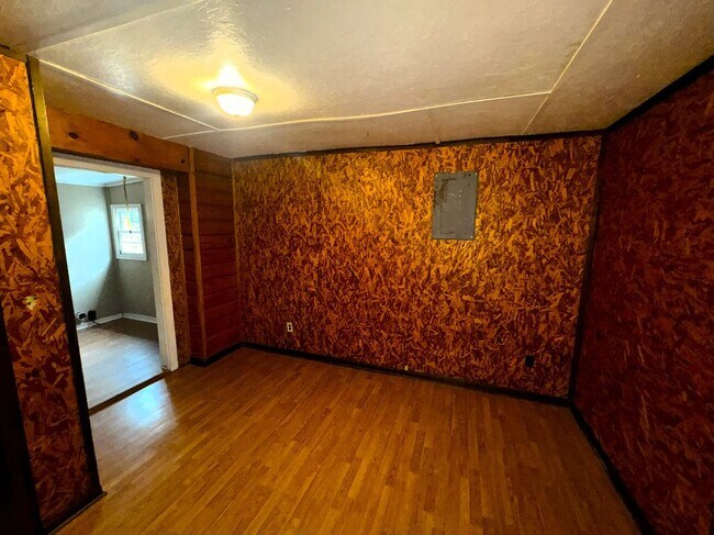 Foto del edificio - 1654 Old Hwy 27