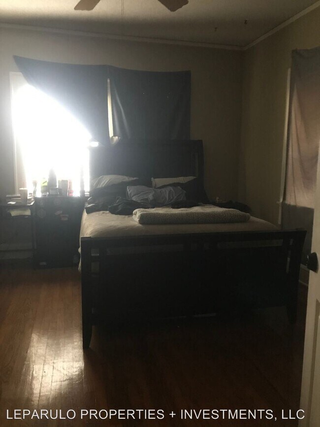 Building Photo - 4 br, 2 bath Room For Rent - 224 Hayden Road