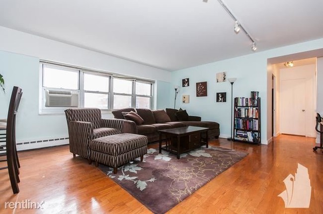 Foto del edificio - 1 br, 1 bath - 4970 N Marine Dr Apt 921