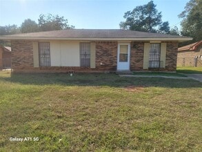 Building Photo - 719 Golden Gate Dr