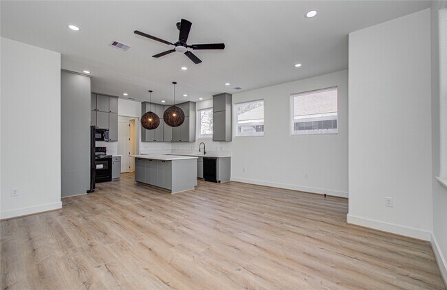Foto del edificio - 4605 Edison St