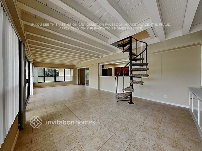 Building Photo - 7700 W Lake Dr