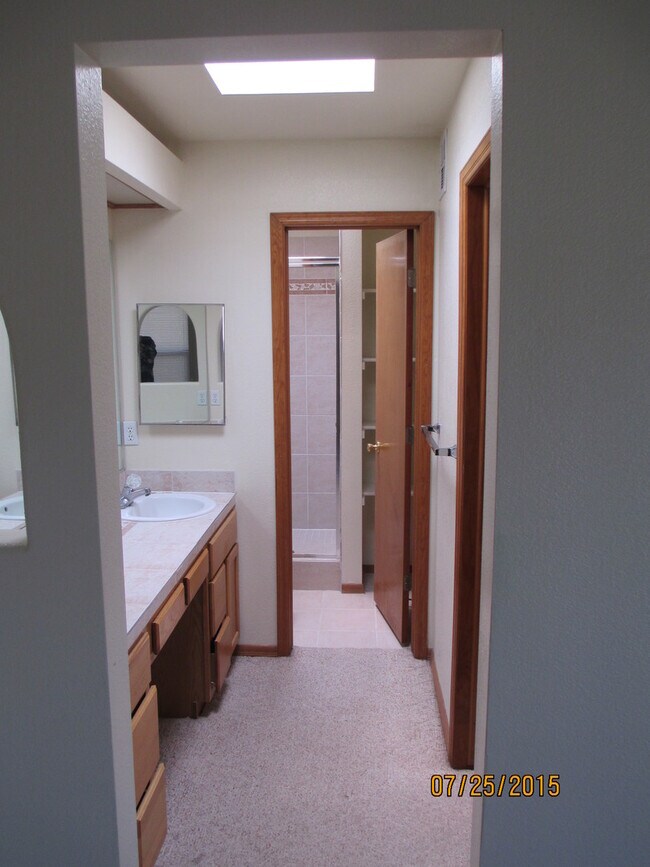 Foto del edificio - Beautiful 3 Bedroom, 2 Bathroom, Available...