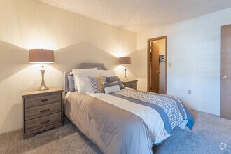 2BR, 2BA - 908 SF - Whispering Pines