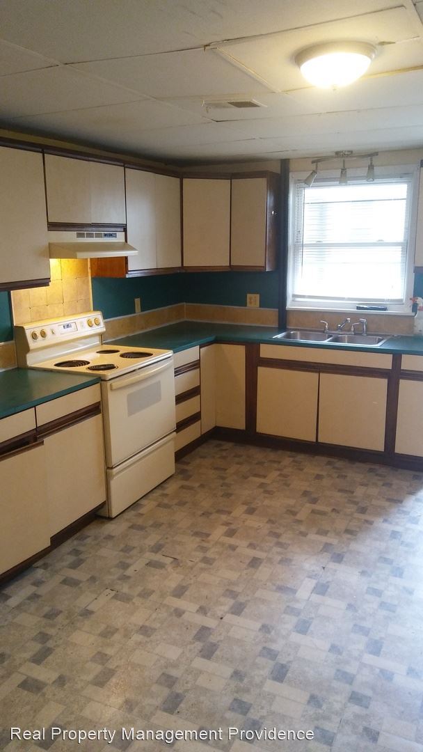 Building Photo - 1 br, 1 bath Apartment - 1792 Cranston Street