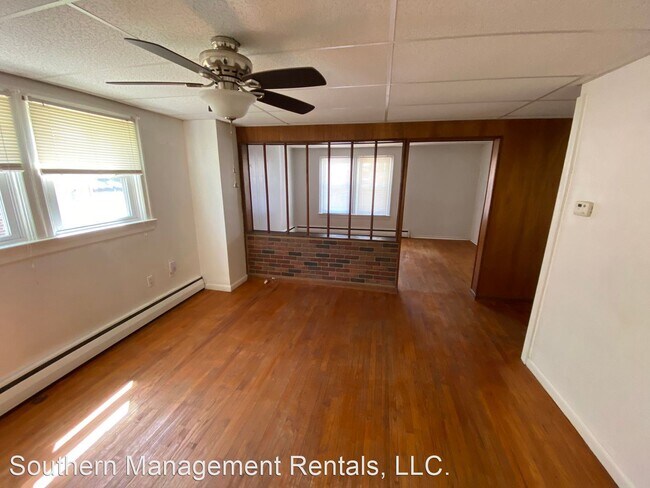 Building Photo - 2 br, 1 bath House - 59 S Main St. 1st flo...