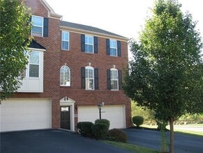 Building Photo - 411 Maple Ridge Dr