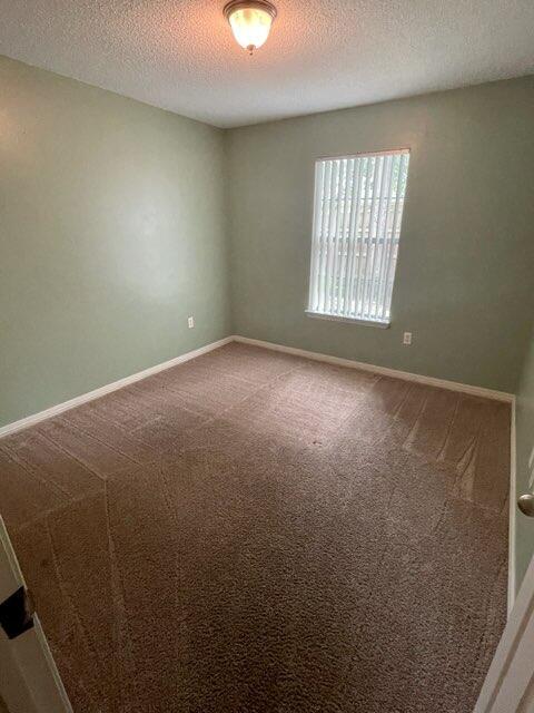 Foto del edificio - 1874 Whispering Oaks Ln