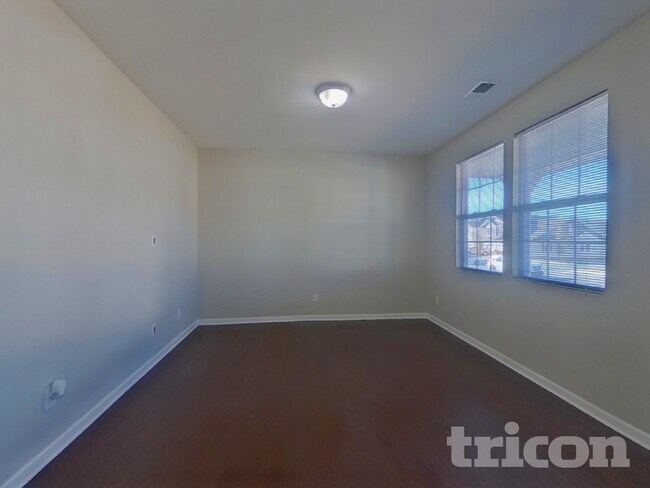 Foto del edificio - 1418 Kings Grove Dr