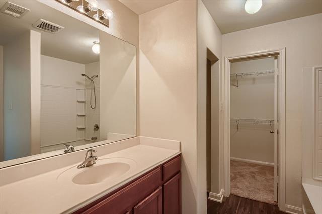 Foto del edificio - 1026 Barrymore Ln