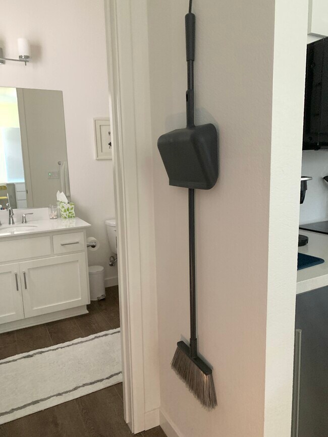 Building Photo - 88 Edith St