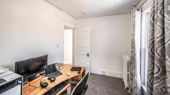 berdoom 3 - 2749 18th Ave S