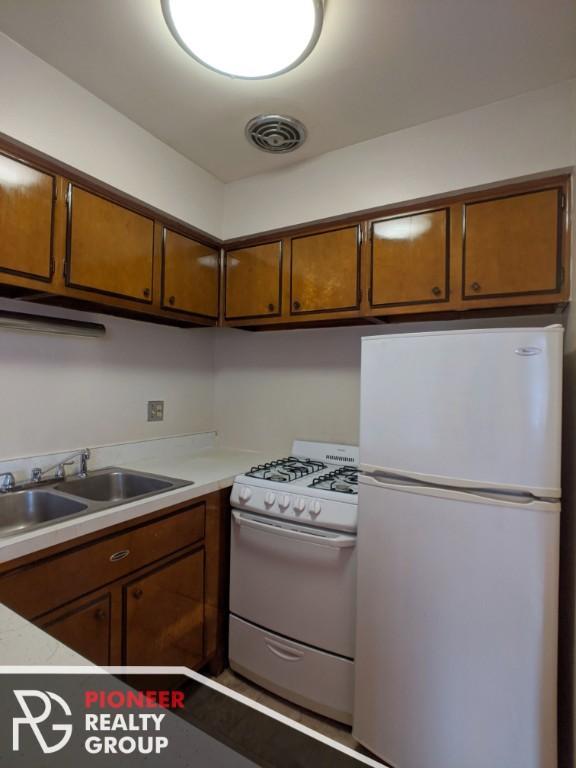 Building Photo - 0 bedroom in CHICAGO IL 60614