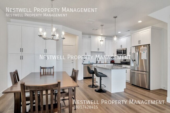 Building Photo - Amazing 3 bed Townhome in daybreak