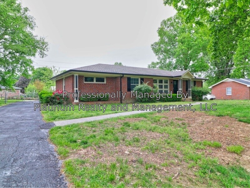 Primary Photo - 205 Maxwell Dr