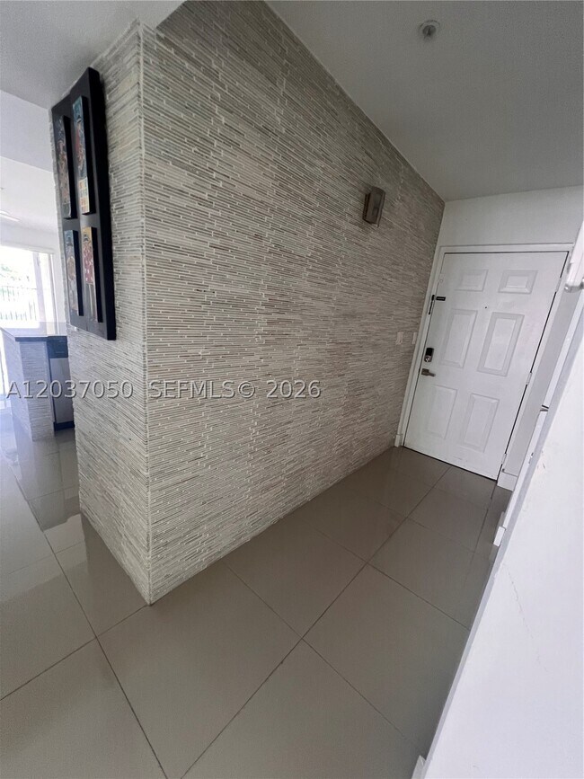 Foto del edificio - 4370 NW 107th Ave