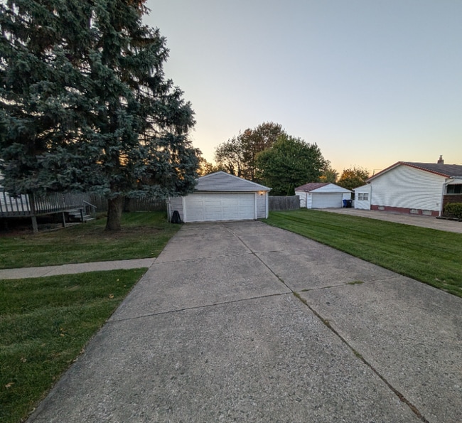 Building Photo - 17 Sheldon Rd