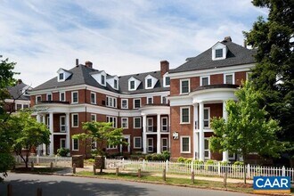 Building Photo - 10 University Cir