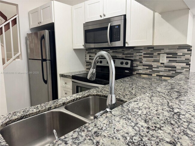 Building Photo - 13910 SW 91st Terrace