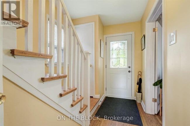 Building Photo - 534 Midland Ave