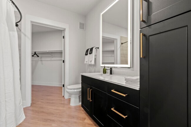 Foto del edificio - 1116 Gramercy Ln