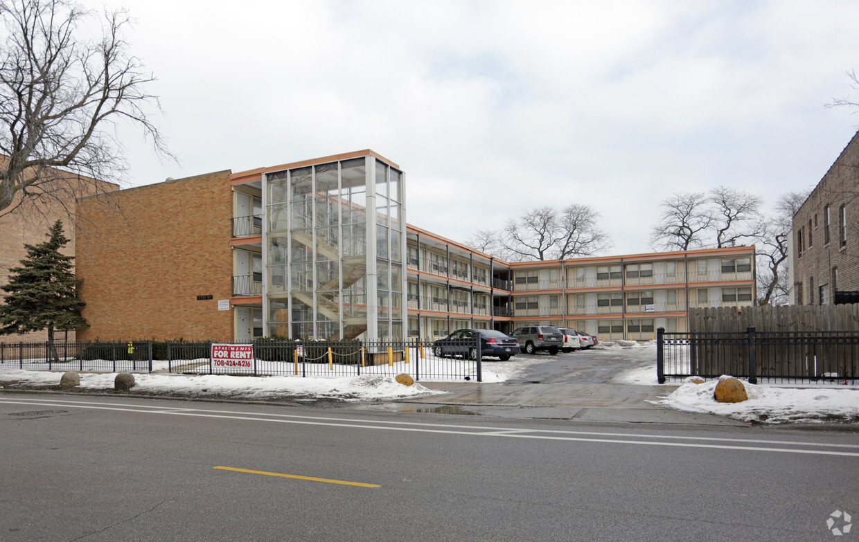 Primary Photo - Park Shore View Apartments