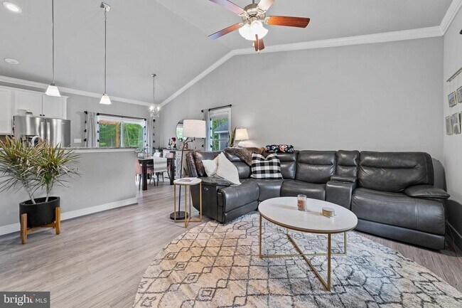 Building Photo - 188 Hickory Ridge Cir