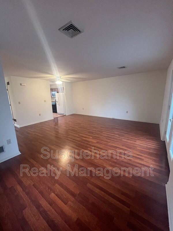 Foto del edificio - 68 Shady Ln