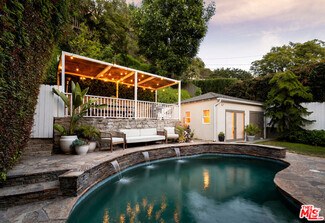 Building Photo - 2518 Canyon Dr