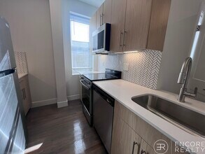 Building Photo - 111 Park Dr