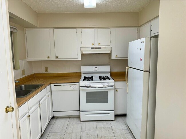 Foto del edificio - 5105 Peppertree Pkwy