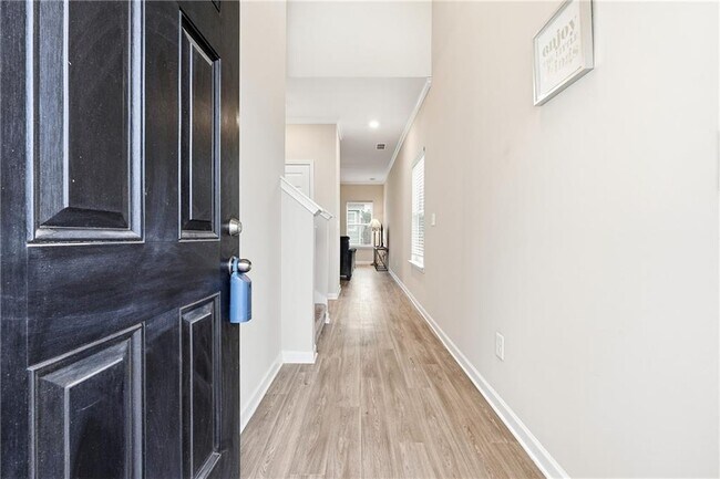 Foto del edificio - 334 Melody Ln