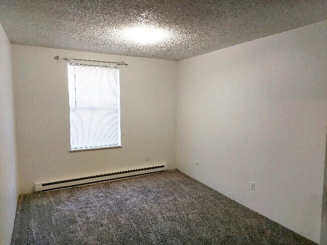 Building Photo - 1010 E Evans Ave