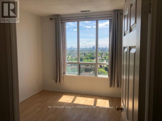 Photo du bâtiment - 5039-5039 Finch Ave E