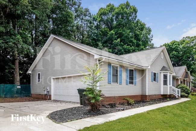 Building Photo - 1109 Cedar Ridge Dr