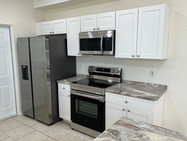 Building Photo - $1,550 * Annual * Fully Remodeled * 2 Bed ...