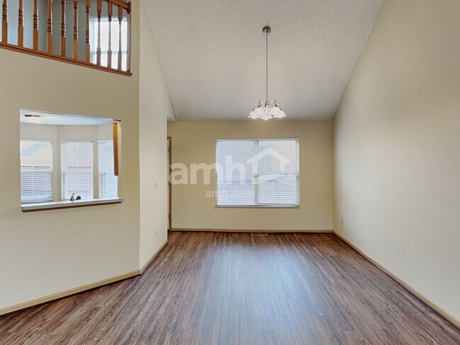 Building Photo - 6774 Laburnum Dr