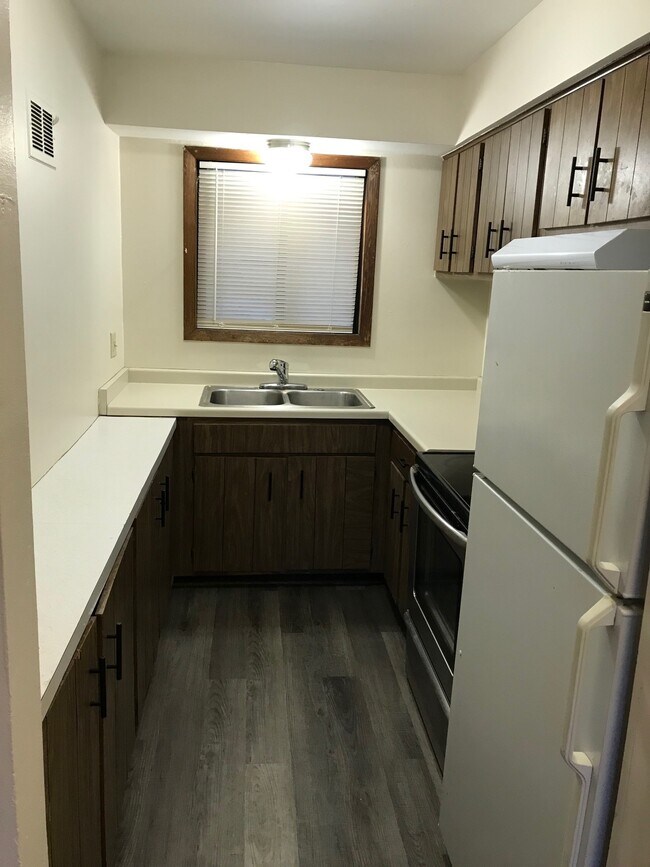 244 E Dekora St, Saukville, WI 53080 Townhome Rentals in Saukville WI