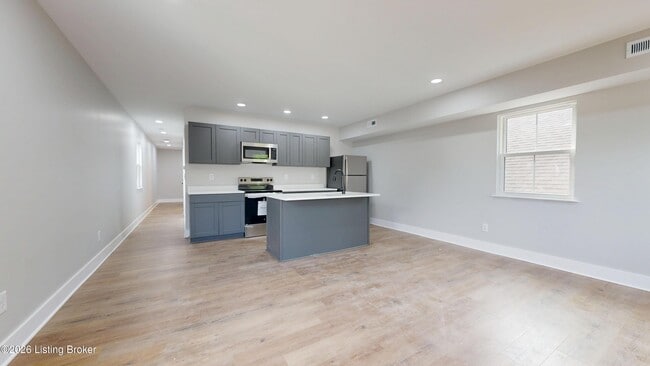 Building Photo - 116 Bauer Ave