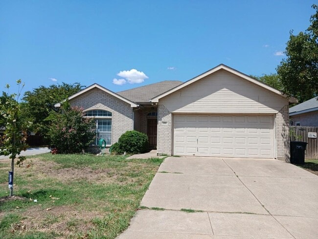 Nice Single Story Home in NW ISD off Hwy 170 - Nice Single Story Home in NW ISD off Hwy 170