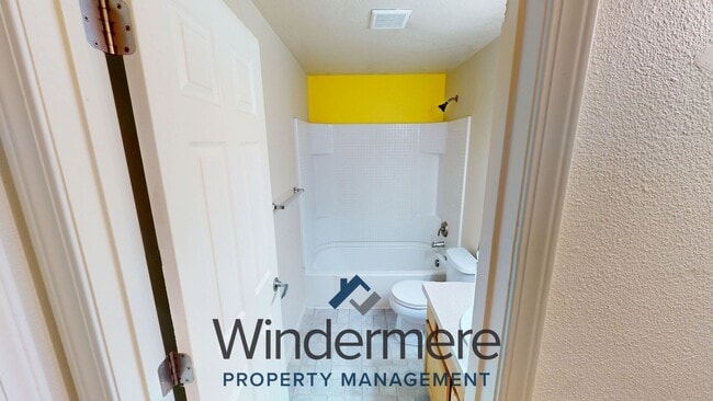 Building Photo - 1910 J St