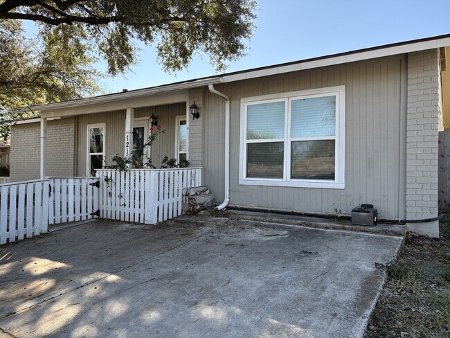 Foto del edificio - 121 N Meadow St