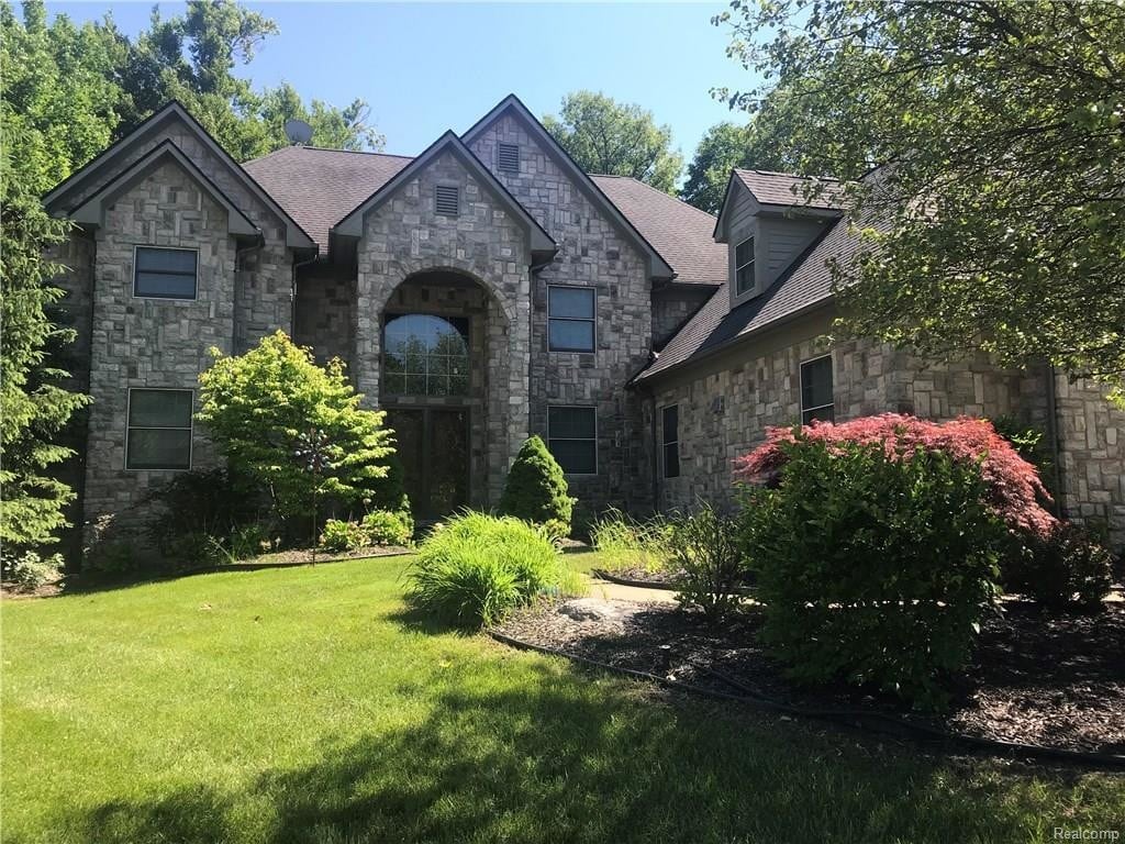 4587 Hawk Woods Dr, West Bloomfield Township, MI 48322 House Rental