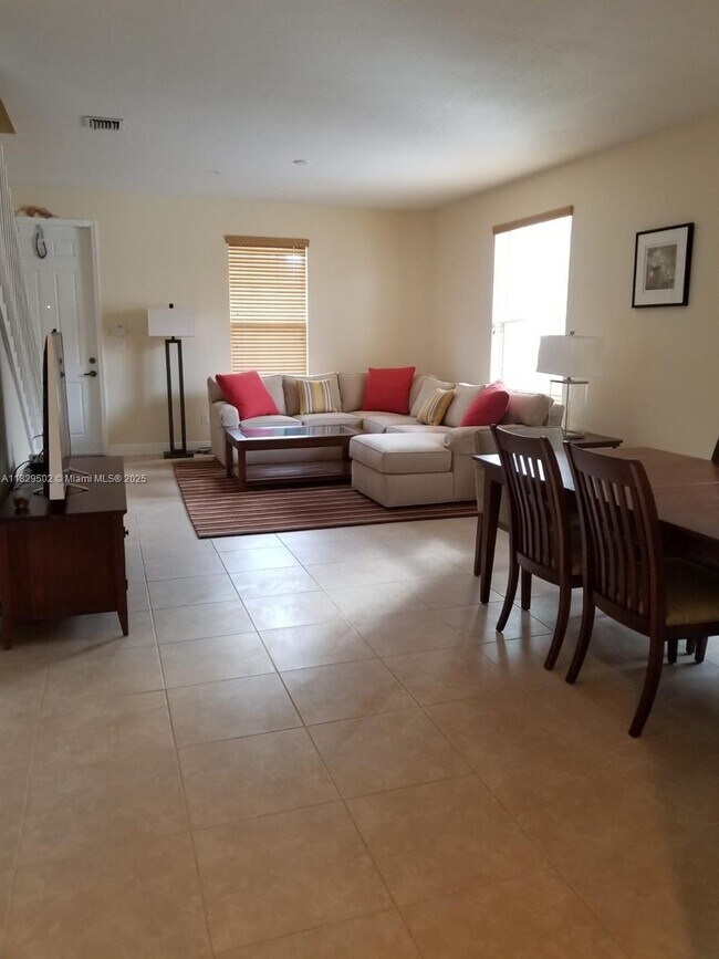 Foto del edificio - 14657 SW 14th St