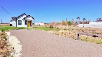 Building Photo - 7014-5914 02