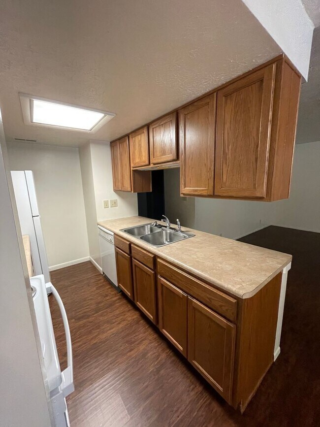 Foto del interior - Adams Earl-900 N 21st